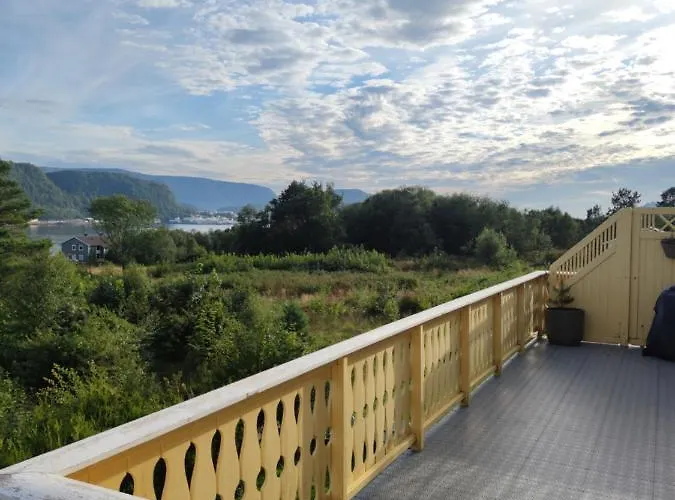 Guest In Private House *