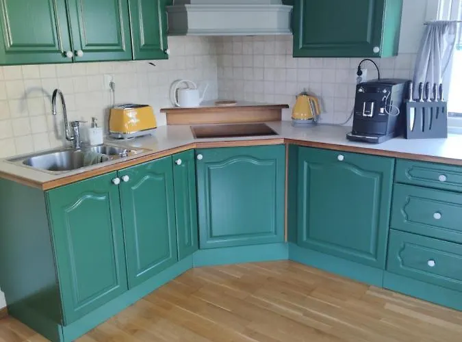 Guest In Private House *